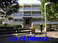  A louer appartement situ� dans une r�sidence de standing face � la plage. studio cabine pour quatre personnes d'une superficie de 25m� avec un balcon de 8m� expos� Est (soleil du matin jusqu'� 13h00). Situe face � la plage pas besoin de voiture !